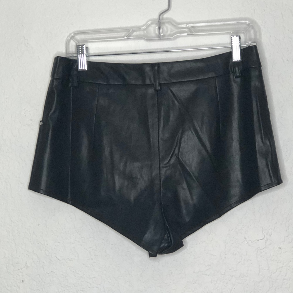 Nasty Gal black faux leather sexy shorts - Picture 3 of 7